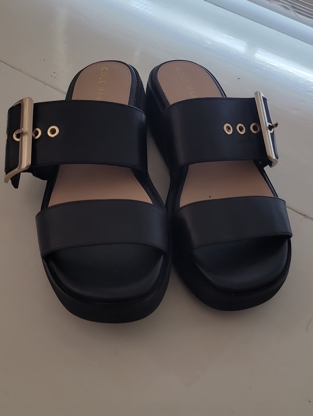 Cole Haan Black Sandle Gold Hardware Shoes Chic Classic 9